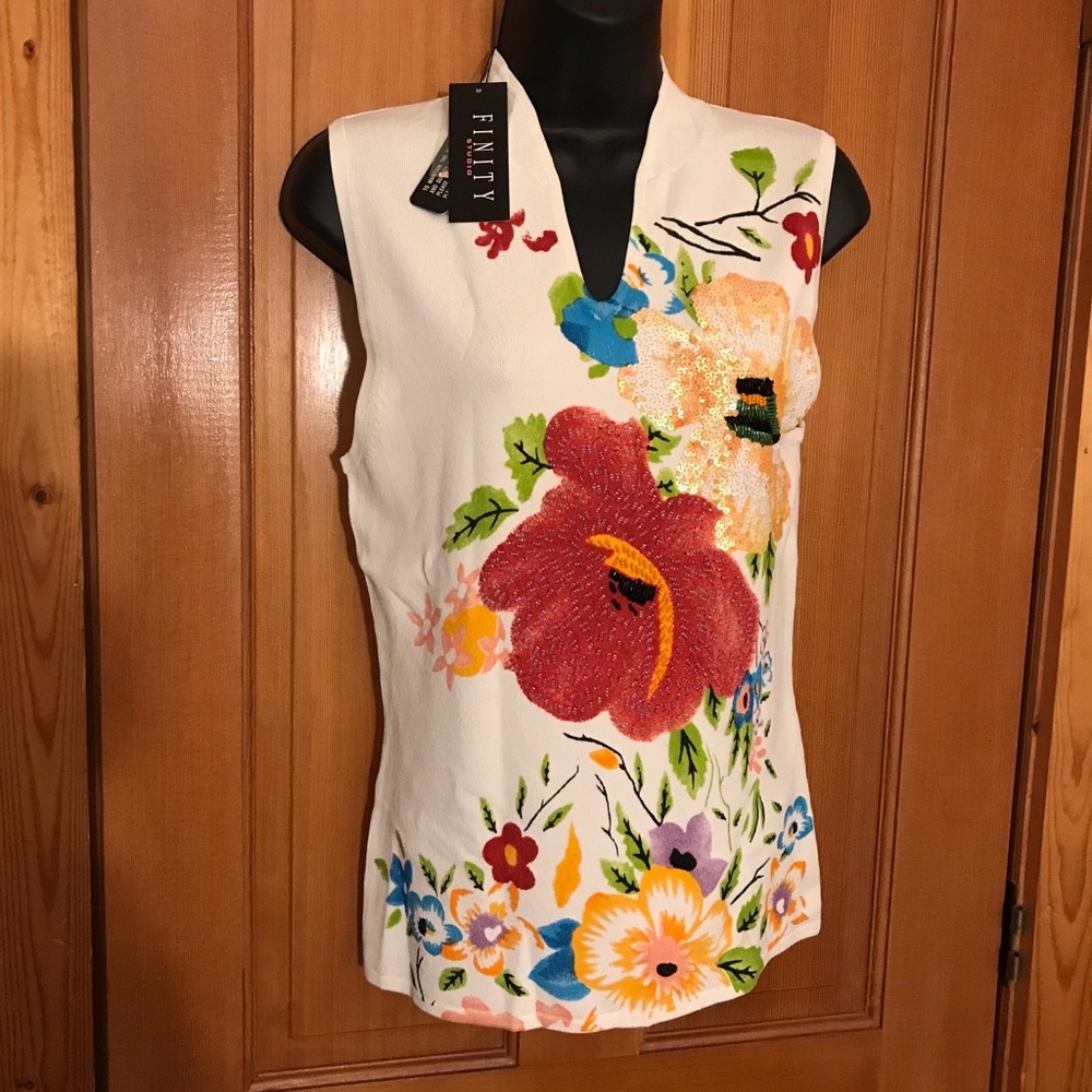 Brand New w Tags Finity Studio Floral Beaded & Sequin Sweater Tank Top Size M